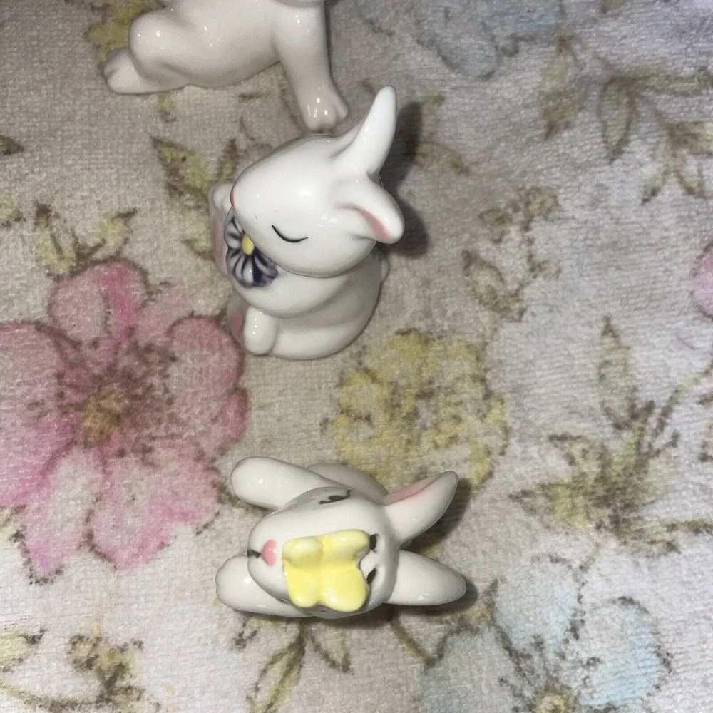 Two Pairs‎ Of Easter Bunny Salt And Pepper Shakers